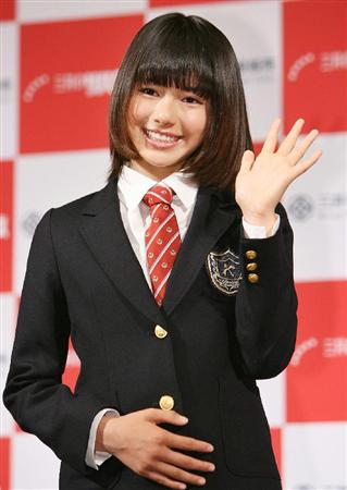 2011年の春には現役中学生の13歳の時に、14代目リハウスガールに選ばれた山本舞香さん