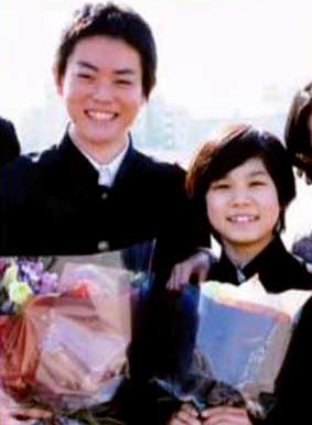 『運命の人』では、萩原利久さんは菅田将暉さん(当時19歳)の弟役で出演しました。