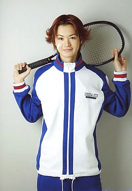 2006年８月には、『ミュージカル・テニスの王子様』で、青春学園テニス部の菊丸英二役で、舞台にも出演した瀬戸康史さん