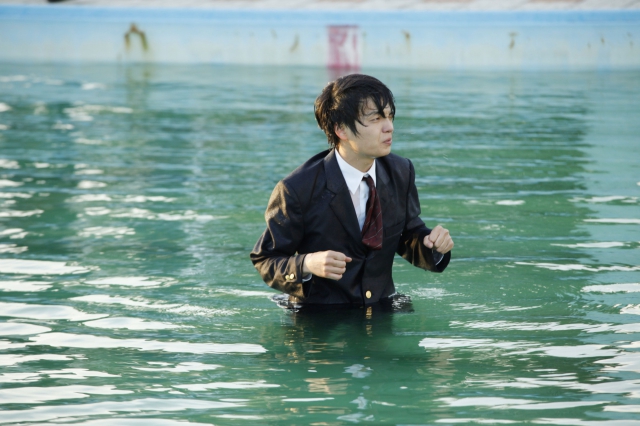 2015年3月公開映画『チキンズダイナマイト』で、主演を務めた岡山天音さん